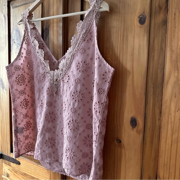 Niay Mauve Dusty Rose Eyelet Lace Trim V Neck Tank Top - Extra Large - Picture 2 of 7
